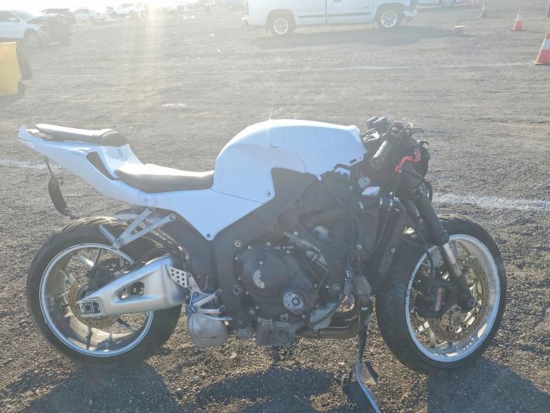 2015 HONDA CBR600 — VIN JH2PC4000FK800525