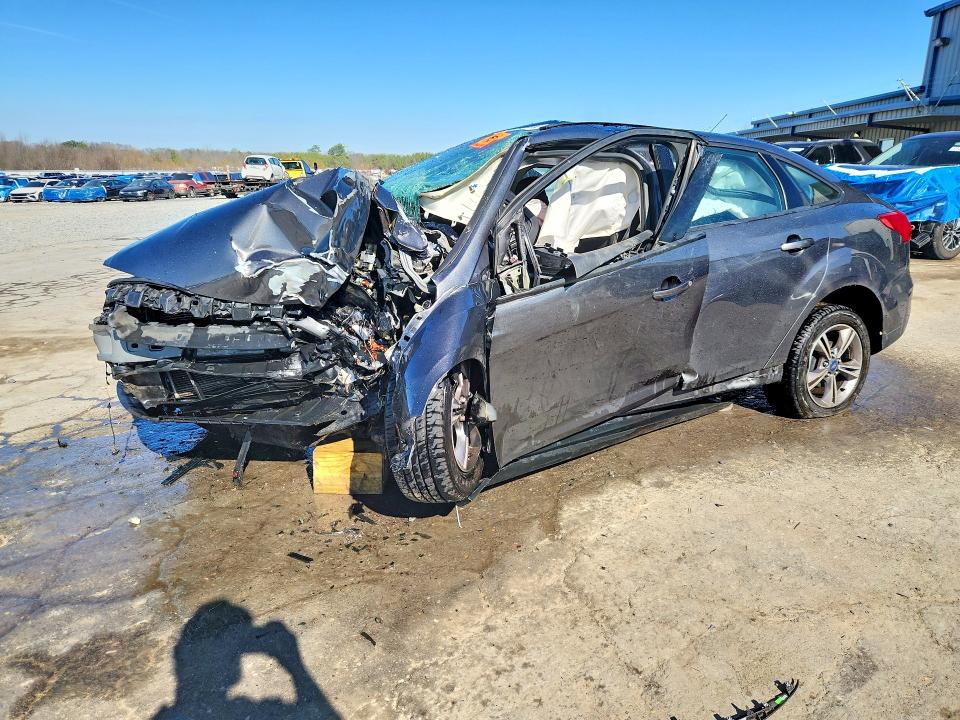 2018 FORD FOCUS — VIN 1FADP3F2XJL256076