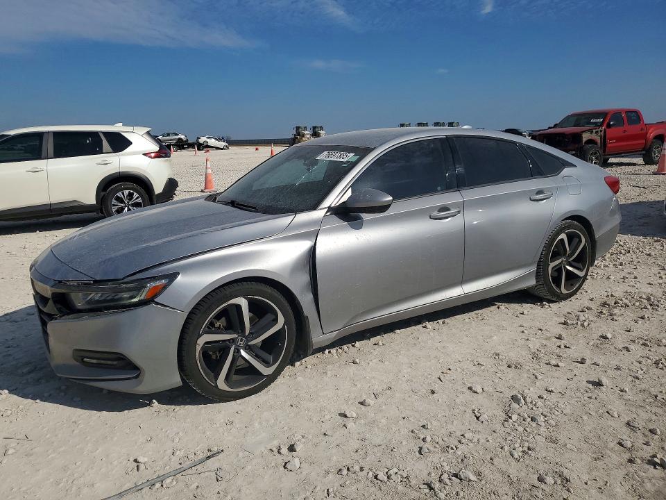 2018 HONDA ACCORD — VIN 1HGCV1F32JA212210