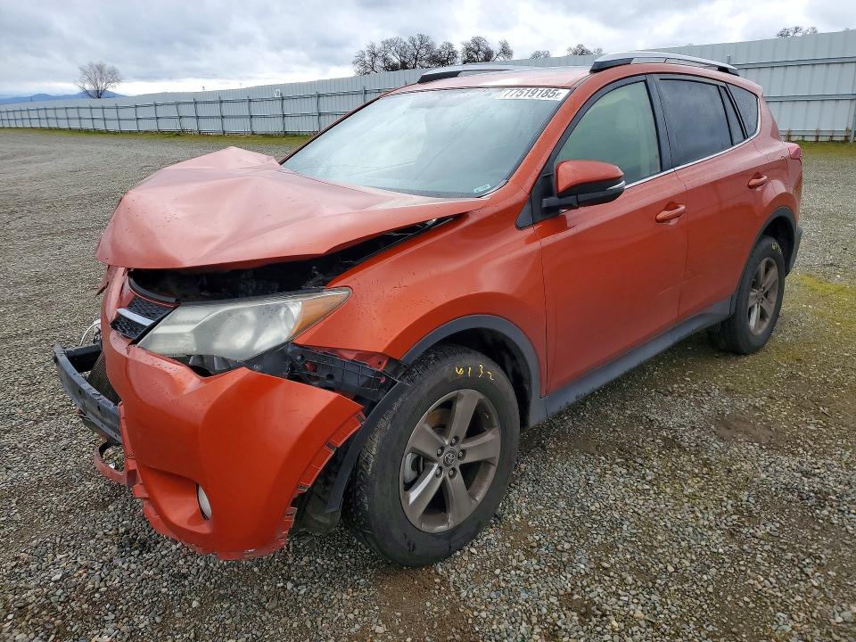 2015 TOYOTA RAV4 — VIN JTMRFREV5FD144580