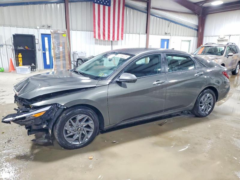 2024 HYUNDAI ELANTRA SE — VIN KMHLM4DG1RU643121