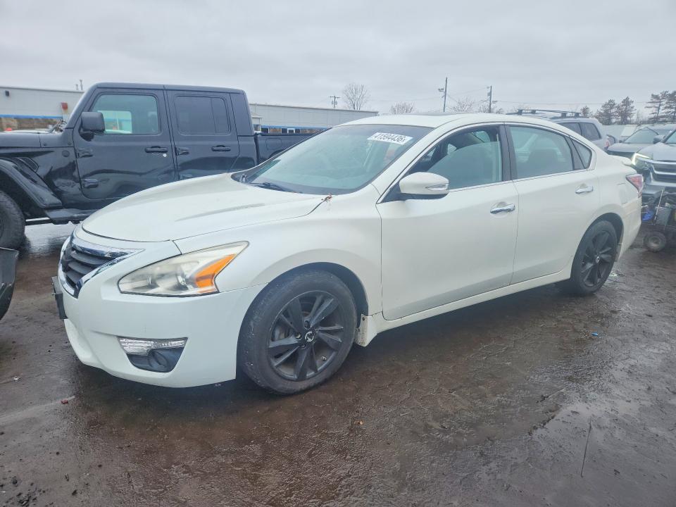 2015 NISSAN ALTIMA — VIN 1N4AL3AP1FC137809