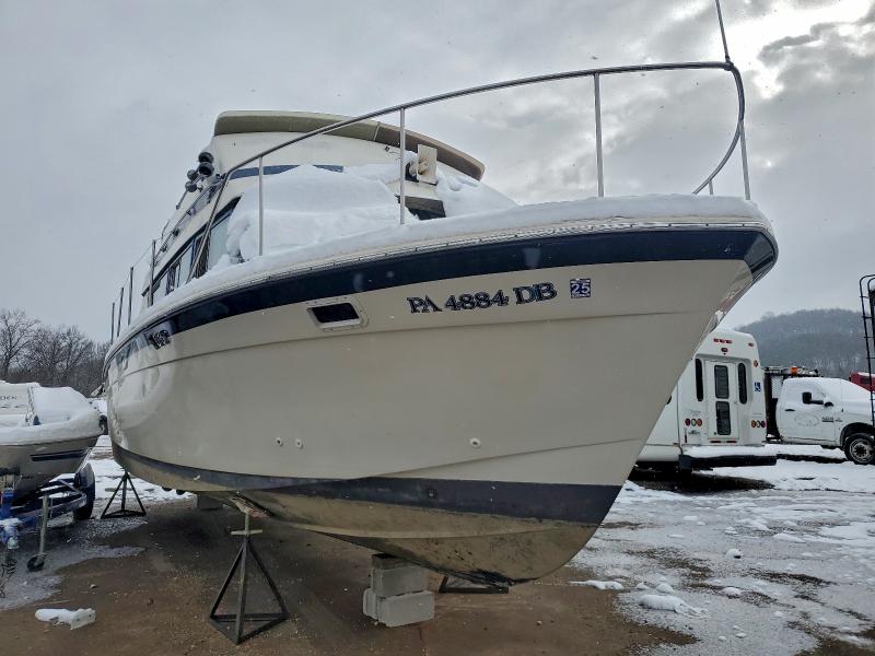 1975 CHRIS CRAFT BOAT — VIN CCHMM1170375