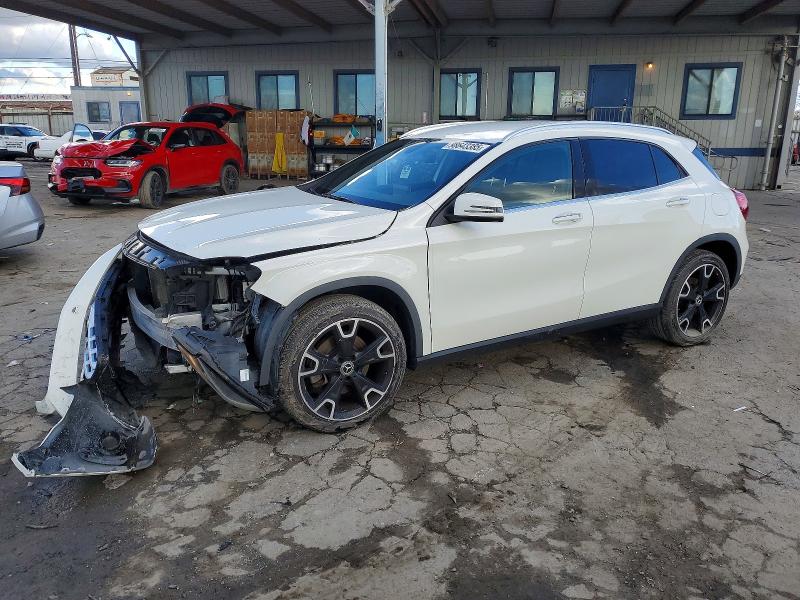 2018 MERCEDES-BENZ GLA 250 4M — VIN WDCTG4GB2JJ418816