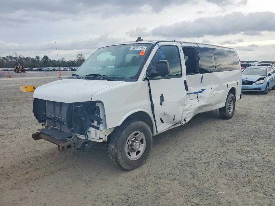 2018 CHEVROLET EXPRESS G3500 — VIN 1GAZGPFG5J1226653