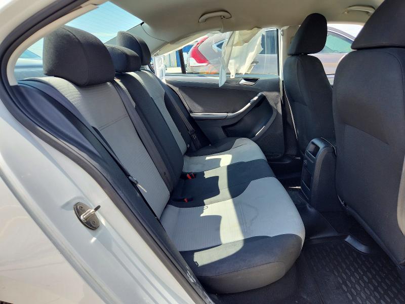 3VW2B7AJ6HM290561