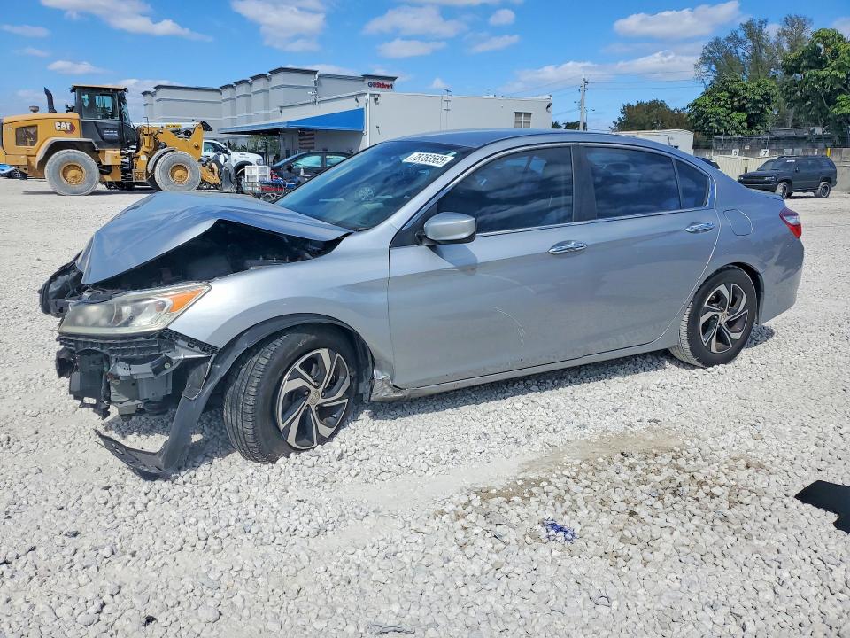 2017 HONDA ACCORD — VIN 1HGCR2F30HA290635
