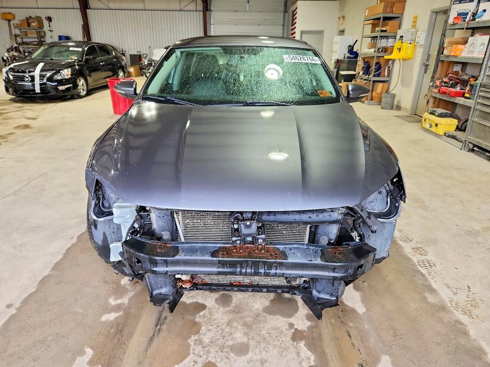 1VWDT7A34HC035142
