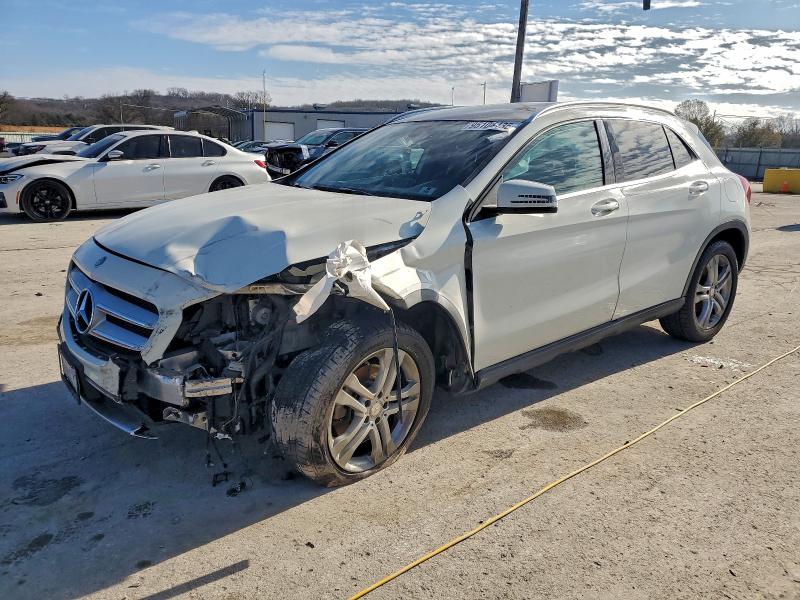 2015 MERCEDES-BENZ GLA 250 4M — VIN WDCTG4GB5FJ136631