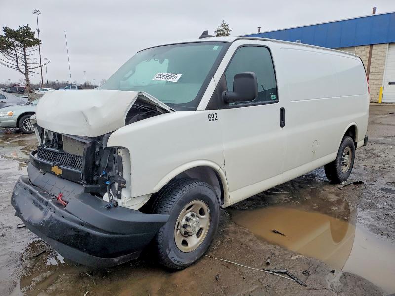 2018 CHEVROLET EXPRESS G2 — VIN 1GCWGAFP9J1312443