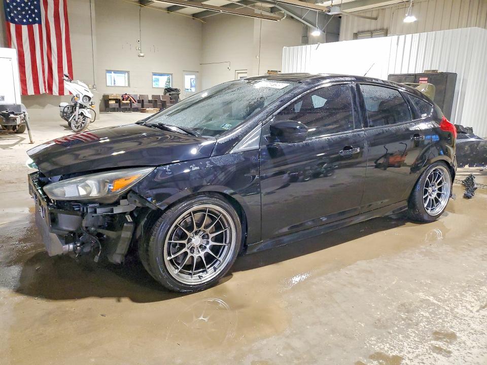 2017 FORD FOCUS — VIN 1FADP3L92HL338198