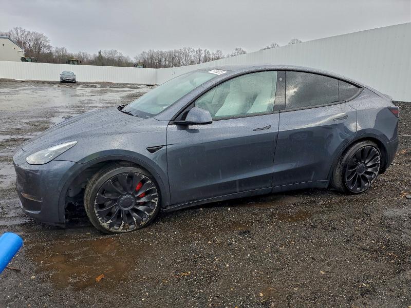 2022 TESLA MODEL Y — VIN 7SAYGDEF5NF538739
