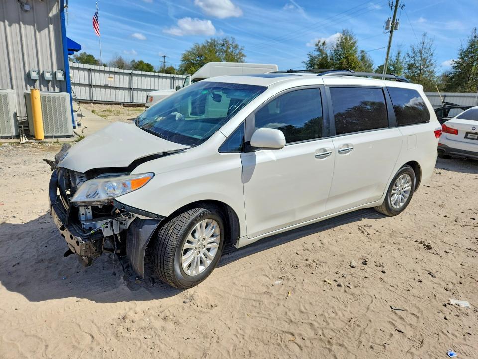 2017 TOYOTA SIENNA — VIN 5TDYZ3DC3HS766747