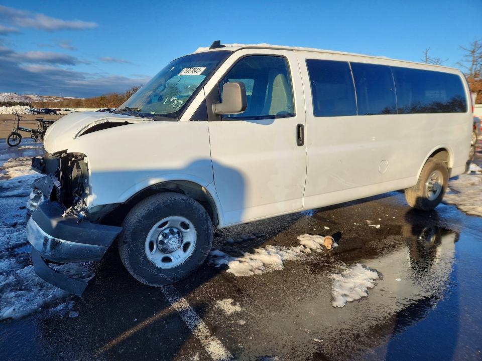 2017 CHEVROLET EXPRESS G3500 — VIN 1GAZGPFG6H1170006