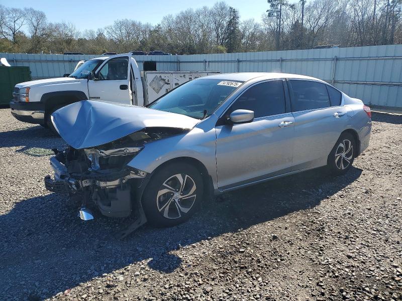 2017 HONDA ACCORD — VIN 1HGCR2F37HA261083
