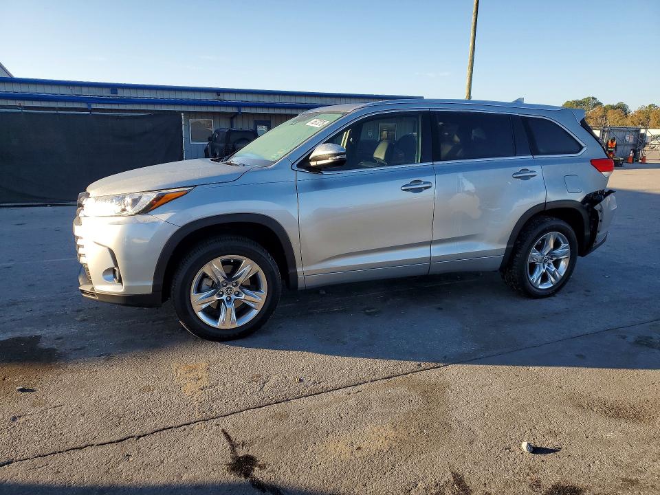 2018 TOYOTA HIGHLANDER — VIN 5TDYZRFH6JS253736