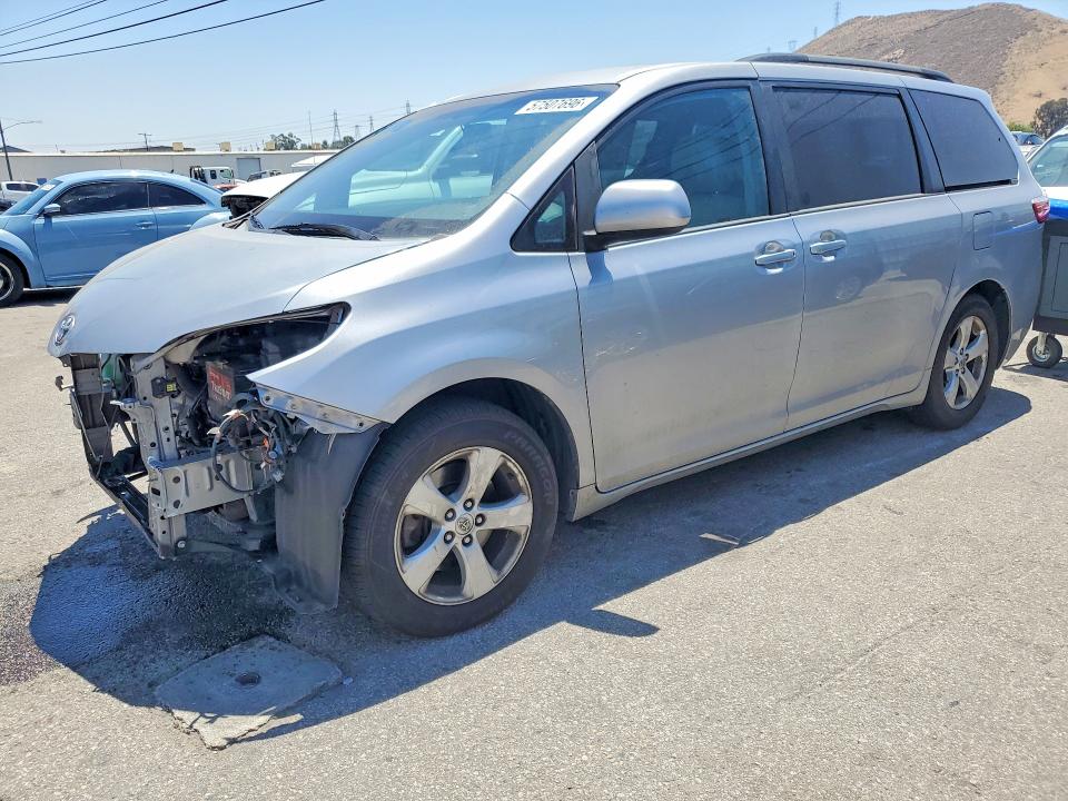 2015 TOYOTA SIENNA — VIN 5TDKK3DC9FS552336