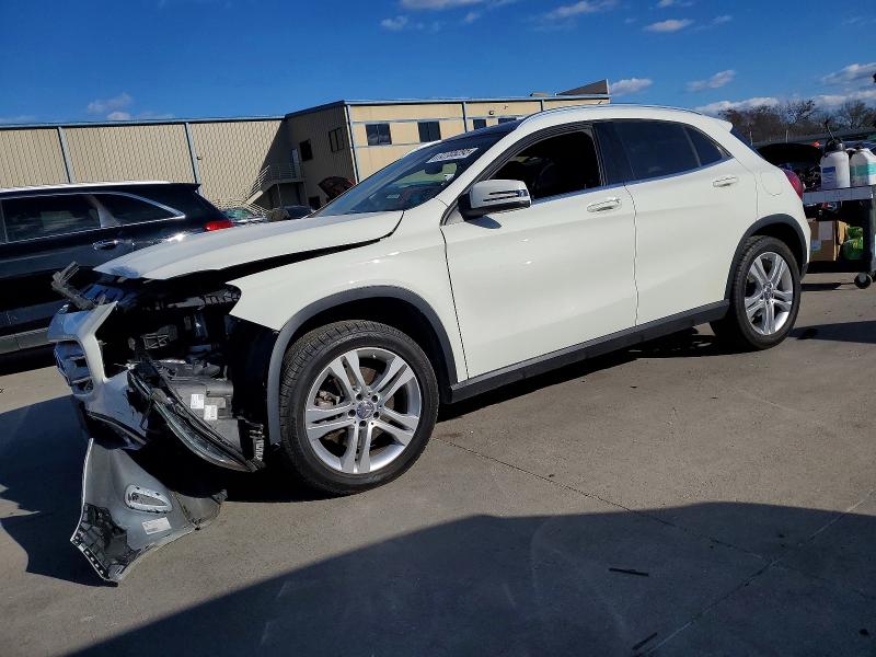 2015 MERCEDES-BENZ GLA 250 4M — VIN WDCTG4GB4FJ125040
