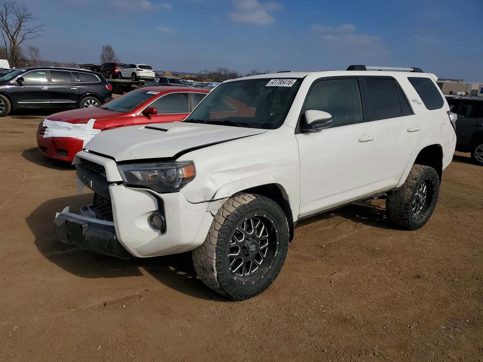 2018 TOYOTA 4RUNNER — VIN JTEBU5JR7J5514421