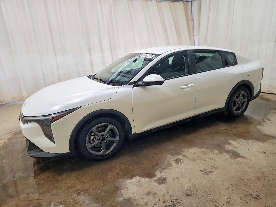 2025 KIA K4 — VIN 3KPFT4DE8SE042232