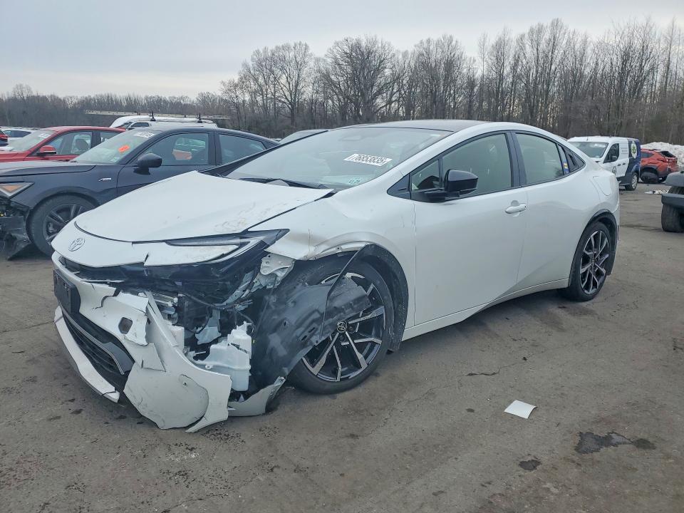2024 TOYOTA PRIUS PRIME — VIN JTDACACUXR3029517