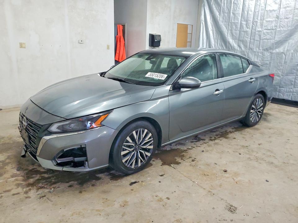 1N4BL4DV4PN353311