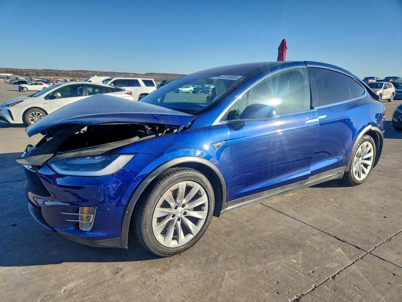 2017 TESLA MODEL X — VIN 5YJXCAE2XHF066106