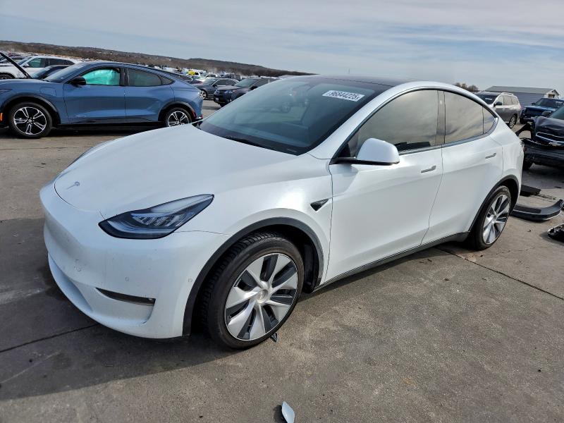 2022 TESLA MODEL Y — VIN 7SAYGAEEXNF323878
