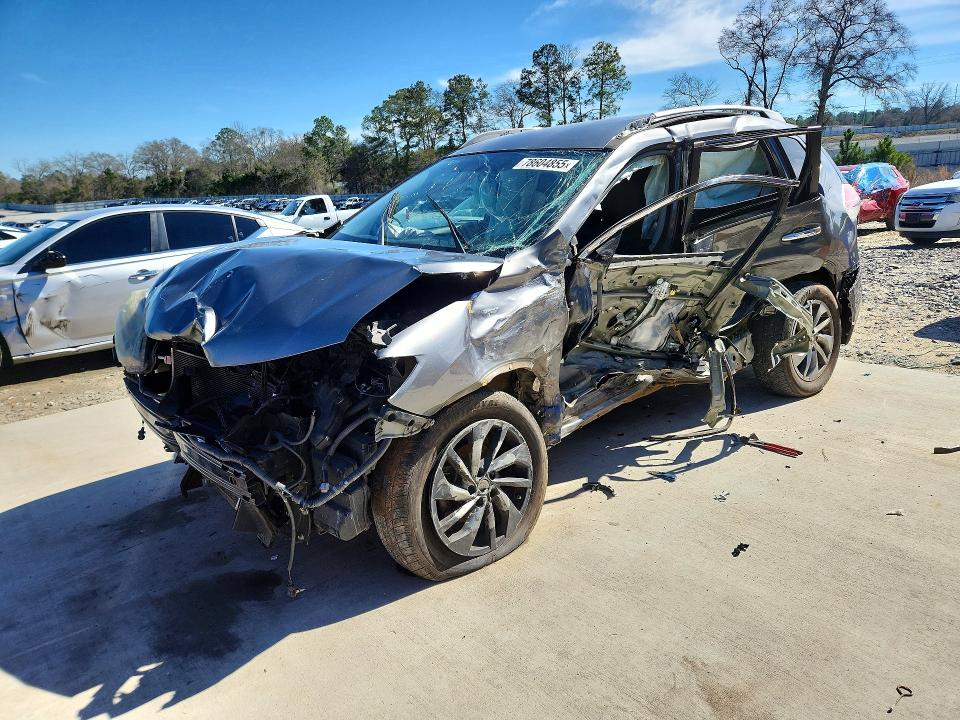 2015 NISSAN ROGUE — VIN 5N1AT2MT6FC825118