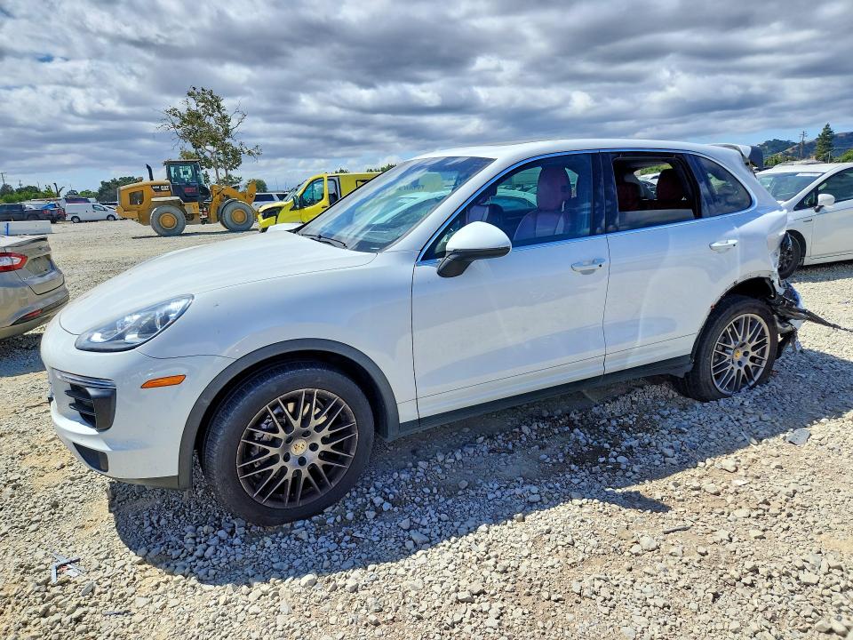 2017 PORSCHE CAYENNE — VIN WP1AB2A25HLA52601