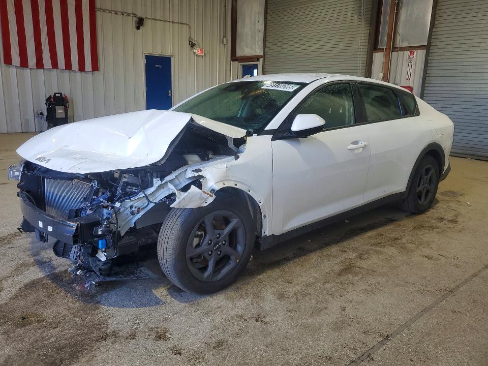 2025 KIA K4 — VIN 3KPFT4DE4SE074899