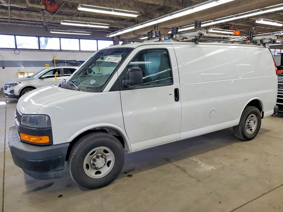 2018 CHEVROLET EXPRESS G2 — VIN 1GCWGAFP1J1335506