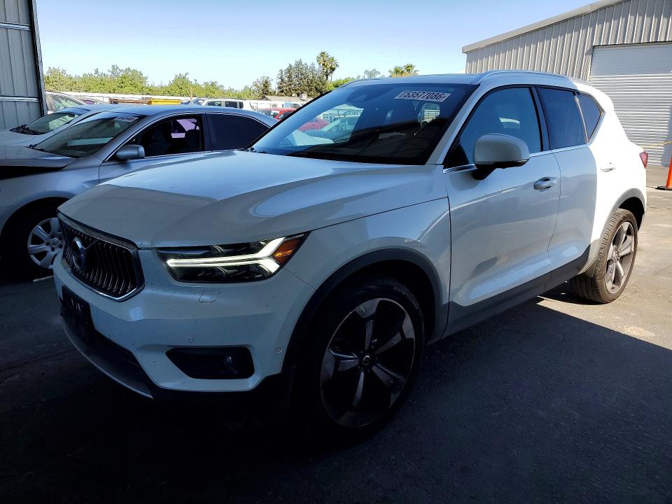 2019 VOLVO XC40 — VIN YV4162UL3K2130510