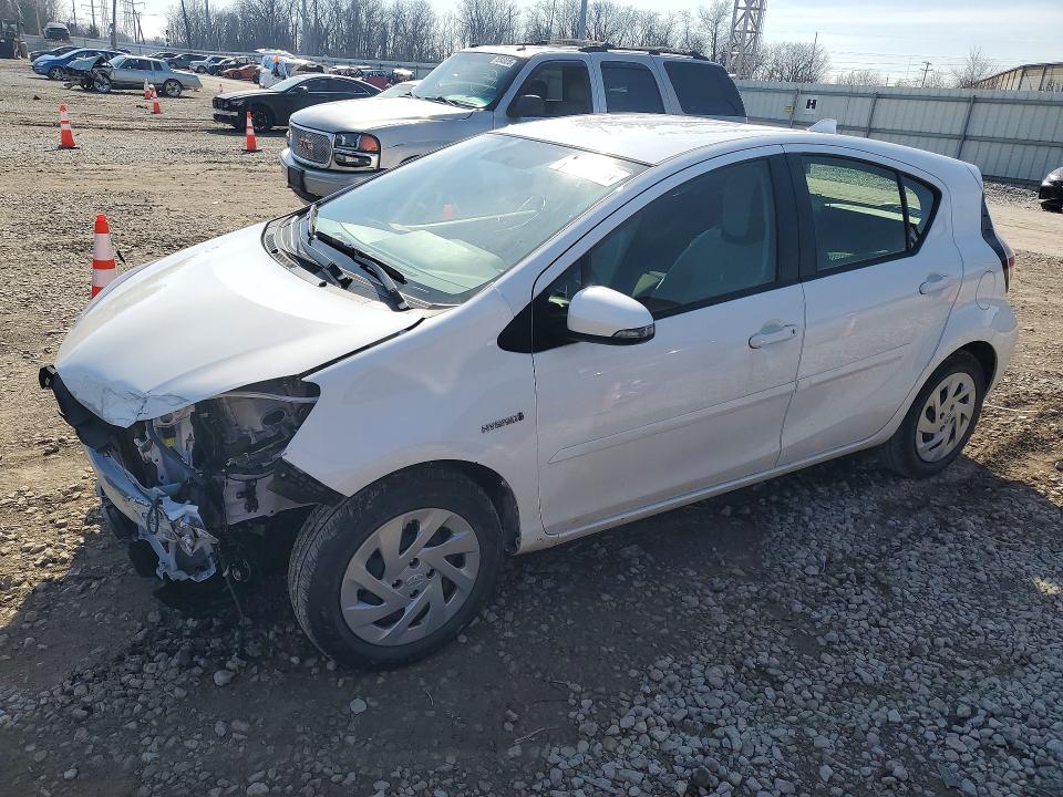 2016 TOYOTA PRIUS C — VIN JTDKDTB34G1137419