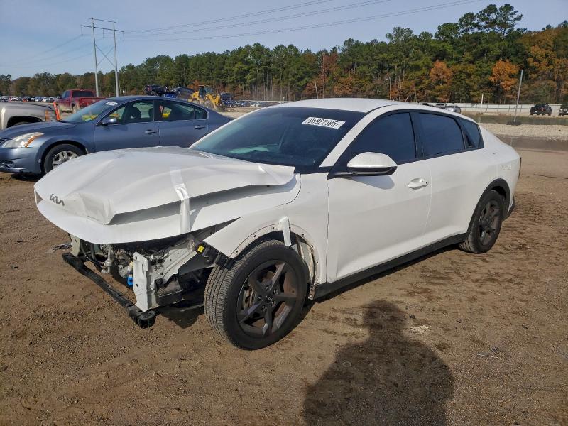 2025 KIA K4 LX — VIN 3KPFT4DE4SE030580
