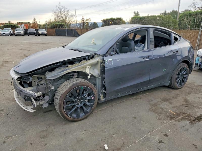 2021 TESLA MODEL Y — VIN 5YJYGAEE1MF204659