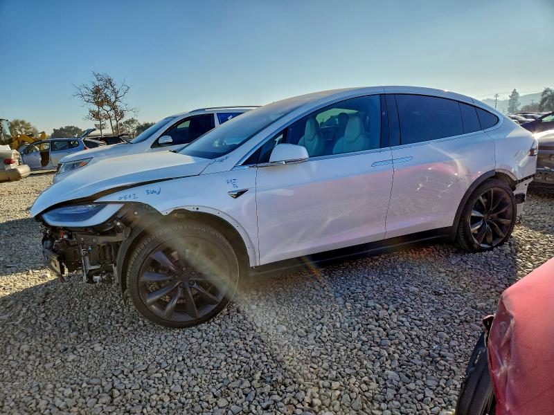 2019 TESLA MODEL X — VIN 5YJXCBE23KF189582