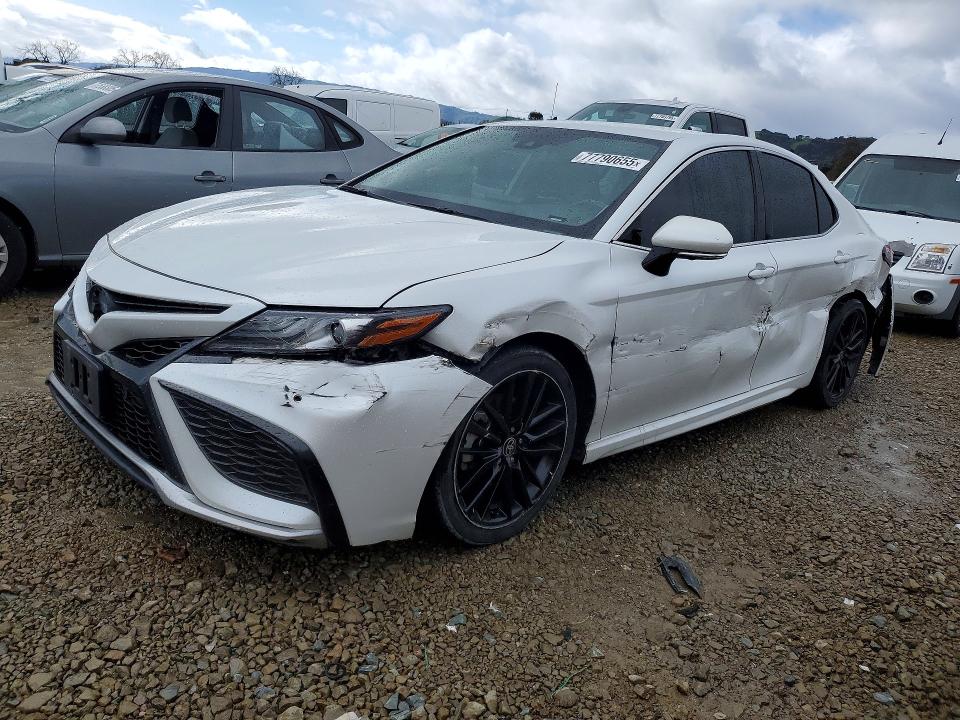 2022 TOYOTA CAMRY — VIN 4T1K31AK9NU582679