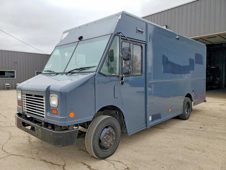 4UZAC2EAXLCMF2427