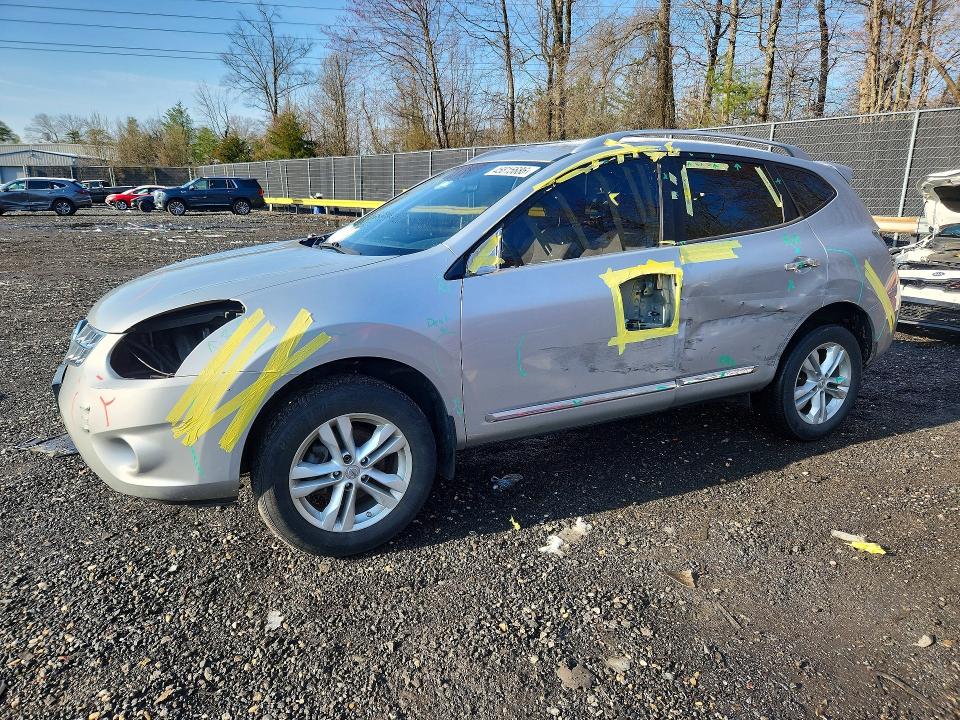 2015 NISSAN ROGUE SELECT — VIN JN8AS5MV2FW754299