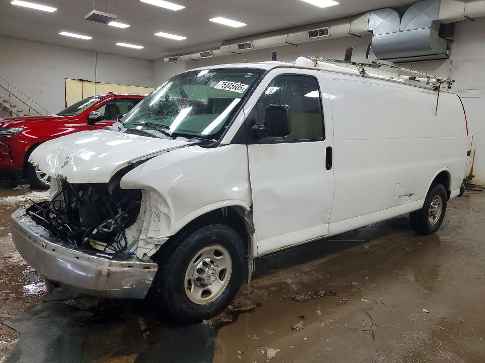 2016 CHEVROLET EXPRESS G2500 — VIN 1GCWGBFF1G1120875