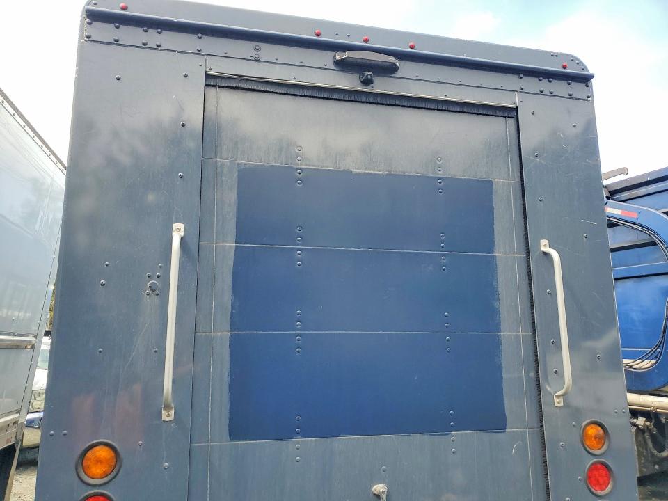 4UZAC2EA8LCMK0158