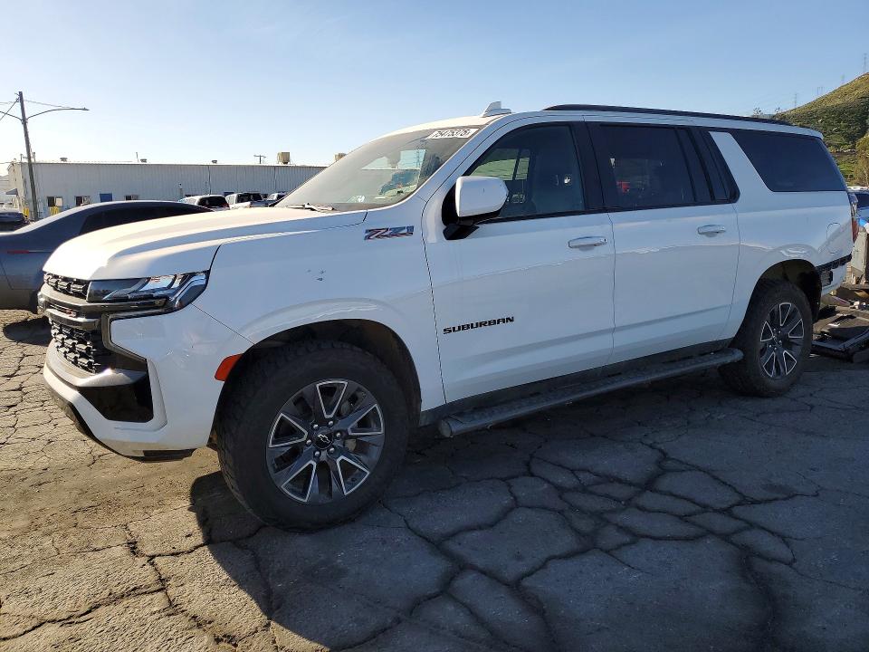 2022 CHEVROLET SUBURBAN — VIN 1GNSKDKD5NR275738