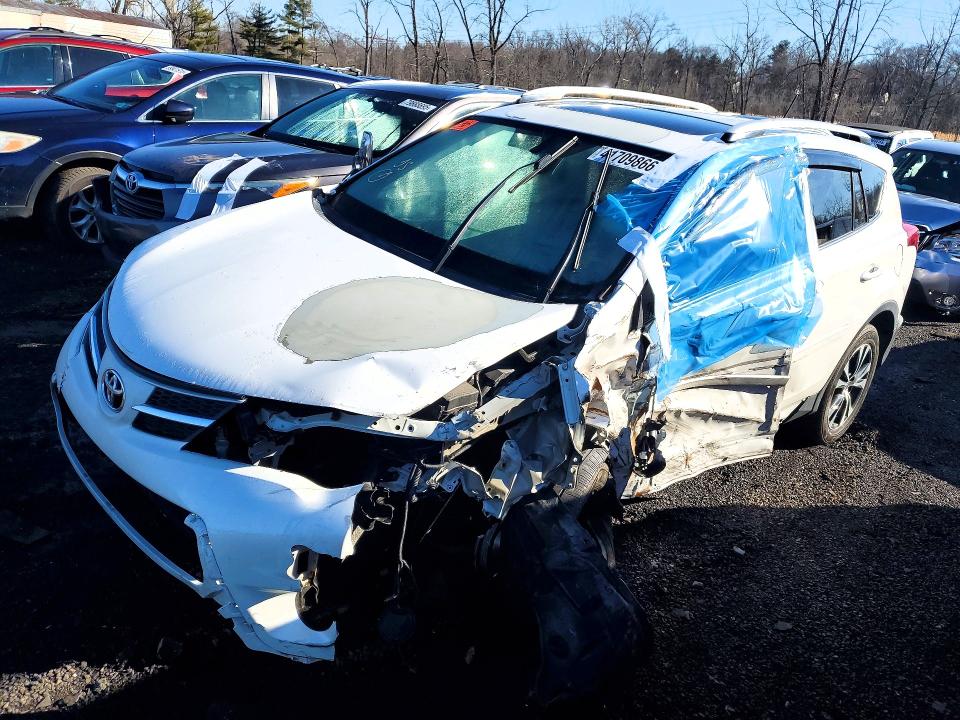 2015 TOYOTA RAV4 — VIN 2T3DFREV1FW259643