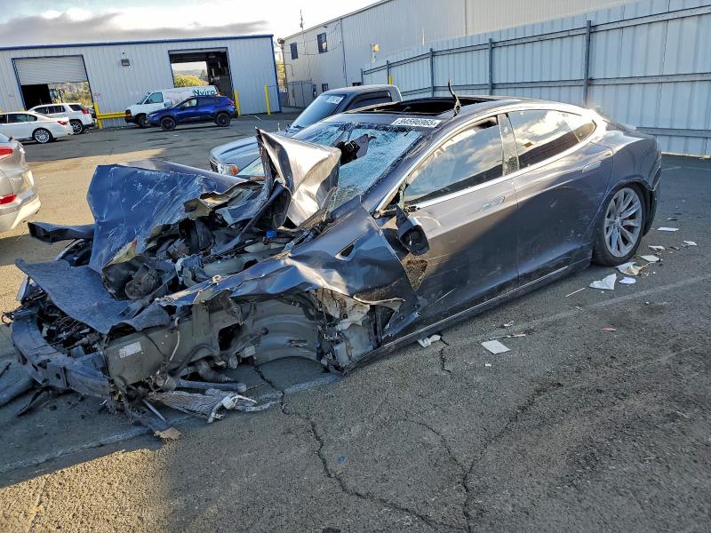 2018 TESLA MODEL S — VIN 5YJSA1E48JF249897