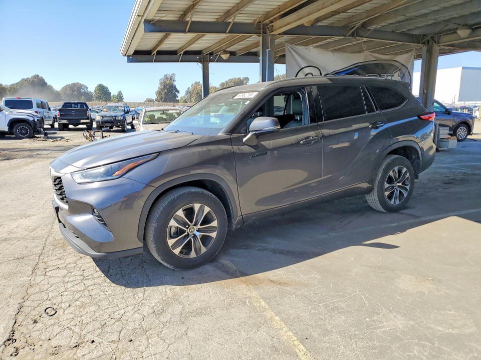 2021 TOYOTA HIGHLANDER — VIN 5TDHARAHXMS507581