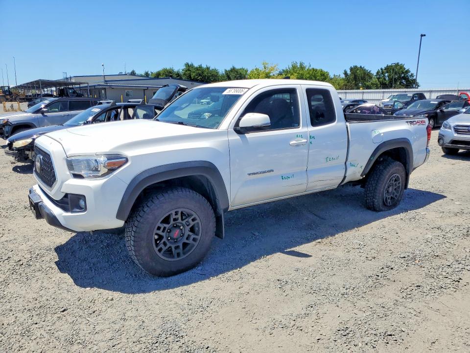 2018 TOYOTA TACOMA — VIN 5TFSZ5AN6JX126071