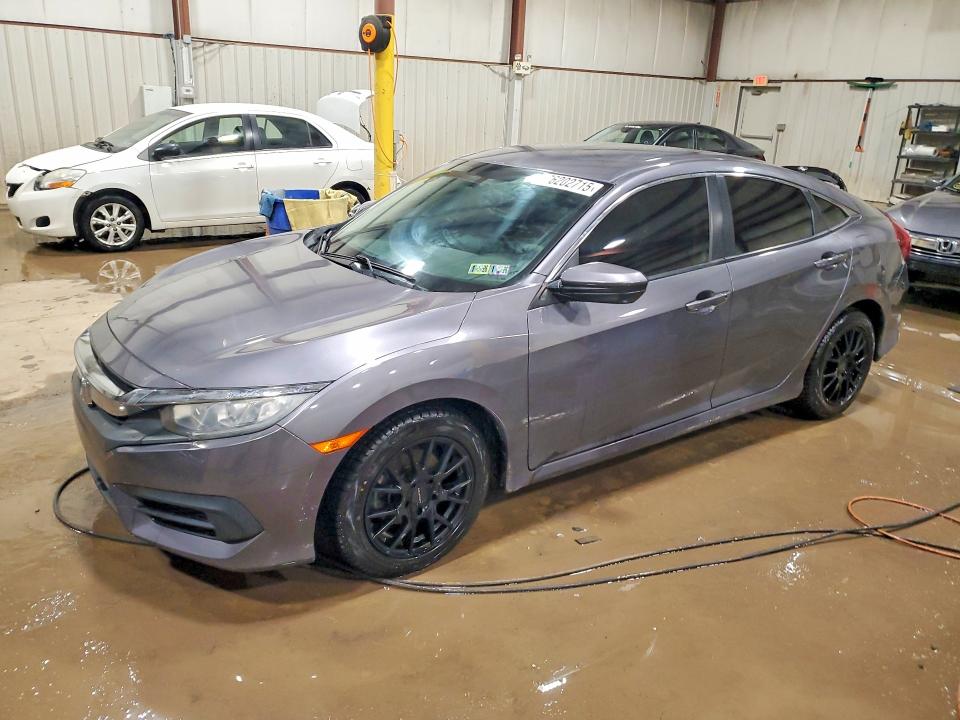 2018 HONDA CIVIC — VIN 2HGFC2F52JH522692