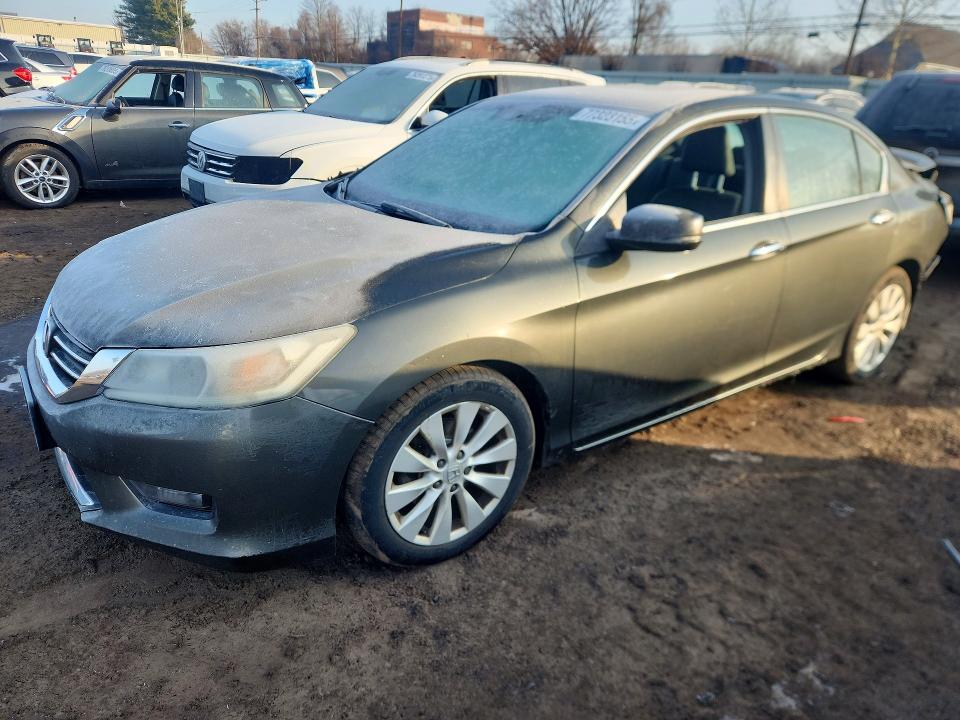 2015 HONDA ACCORD — VIN 1HGCR2F83FA081995