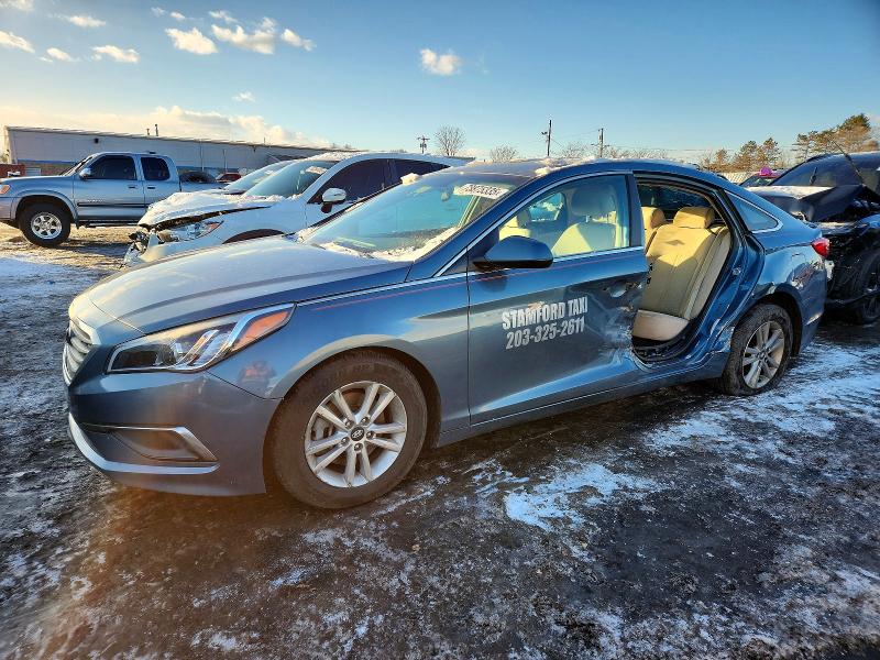 2017 HYUNDAI SONATA SE — VIN 5NPE24AF4HH577574
